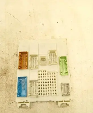 Ford C-MAX II Fuse module 30S517607F12 010012 000084