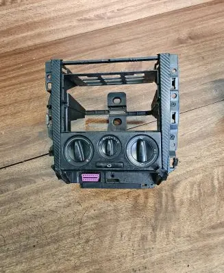 Volkswagen Golf IV Climate control unit 1J1858069E 1J1858071E