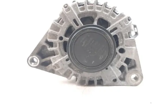 KIA Ceed Generator/alternator 373002A850 2611067