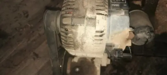 Volkswagen Polo II 86C 2F Generator/alternator 0123310019 028903025h
