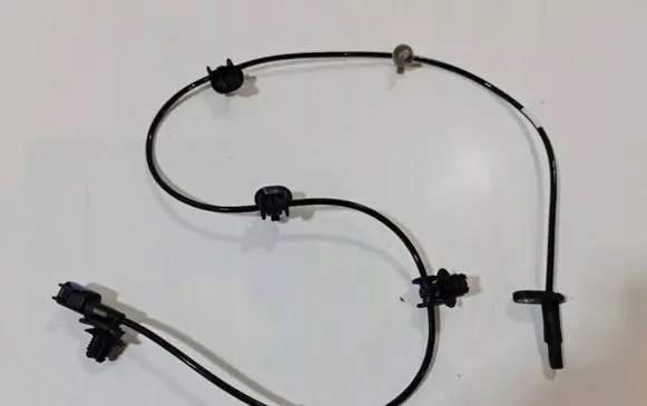 Tesla Model S ABS rear brake sensor 1420761-00-C 142076100C 1420761