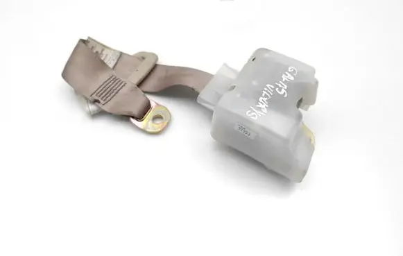 Middle seatbelt (rear)