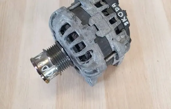 Skoda Fabia Mk3 (NJ) Generator/alternator 04E903015A