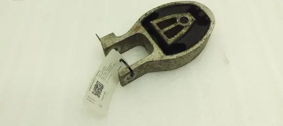 Mercedes-Benz B W245 Engine mount bracket 6G916P082BD 30671248