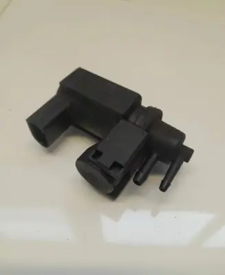 Volkswagen Touareg I Turbo solenoid valve 059906628b