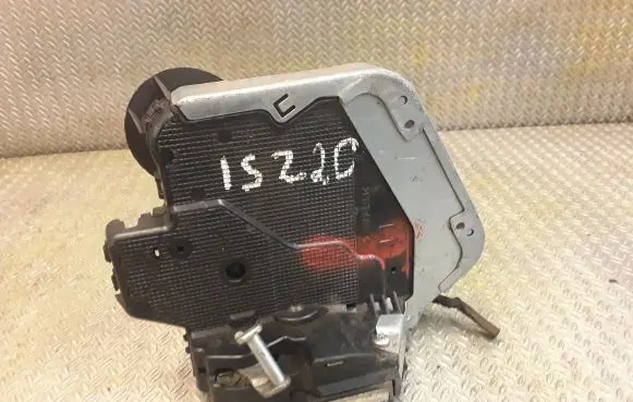 Lexus IS 220D-250-350 Rear door lock 6906053040