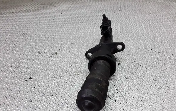 Clutch slave cylinder