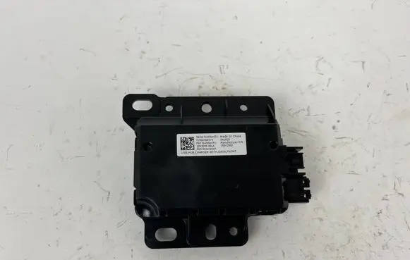 Tesla Model 3 USB control unit 109329500A