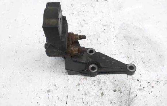Toyota Avensis T250 Engine mounting bracket 123150D040