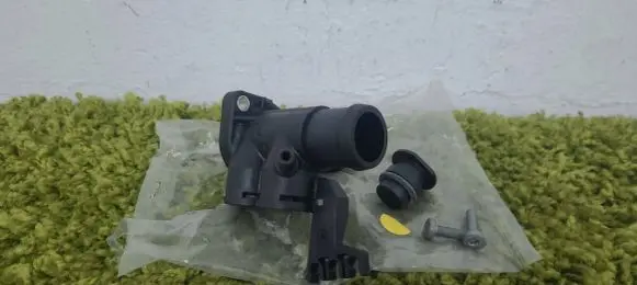 Volkswagen Golf IV Coolant heater control valve 037121132e