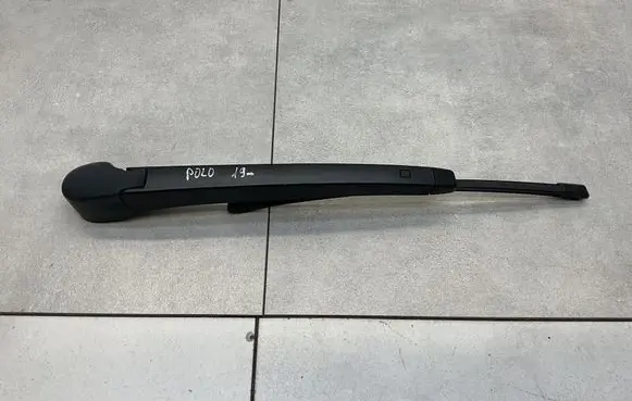 Volkswagen Polo VI Rear wiper blade