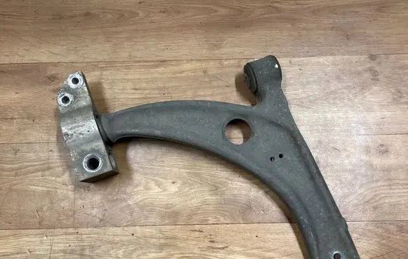 Volkswagen PASSAT B6 Front control arm 3C0407153B