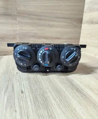 Mercedes-Benz A W168 Climate control unit 1688302085 154001
