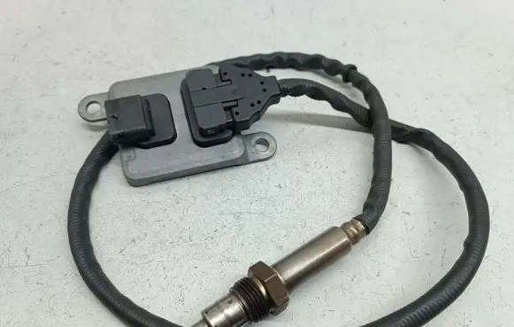 Mercedes-Benz ML W166 Lambda probe sensor A0009053706 5WK96683F 0009053706