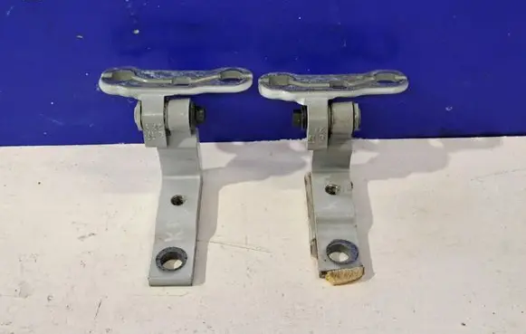 Polestar 2 Front door upper hinge 32228602