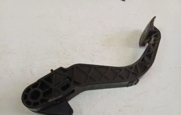Volkswagen Sharan Clutch pedal 7M1721321C