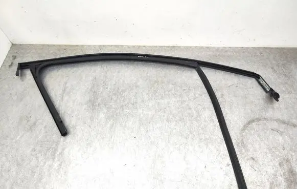 Renault Captur II Rubber seal front door window/glass 803314214R