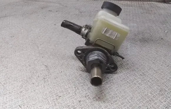 Master brake cylinder