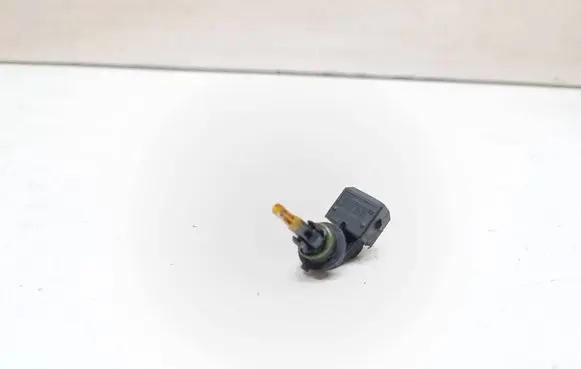 BMW 5 E60 E61 Intake air temperature sensor 7792203 13627792203