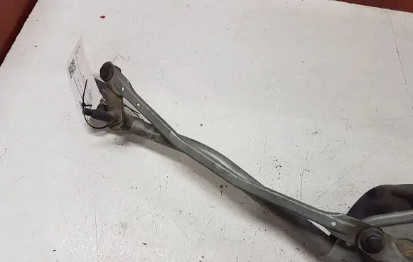 Mini One - Cooper R50 - 53 Front wiper linkage and motor