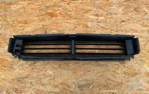 Polestar 2 Intercooler air guide/duct channel 31663712 31663719