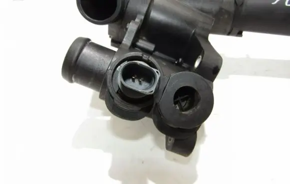 Volkswagen Polo V 6R Thermostat housing 032121111