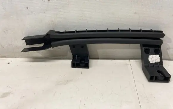 Peugeot 3008 II Front door windshield rail 9811896480