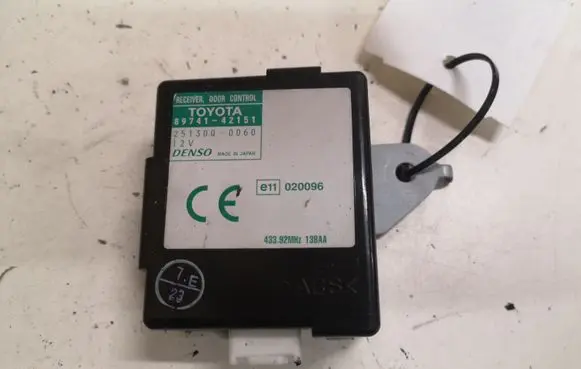 Toyota RAV 4 (XA20) Door control unit/module 8974142151 2513000060