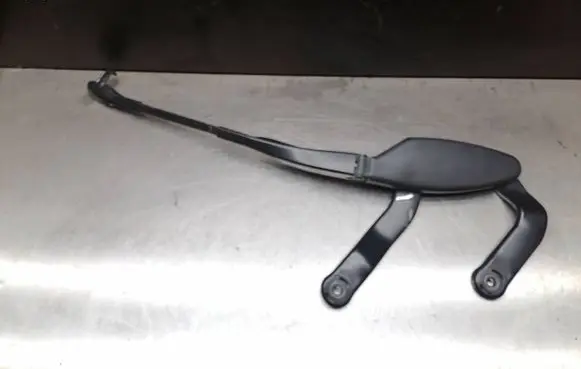 Mercedes-Benz E W211 Front wiper blade arm A2118201244