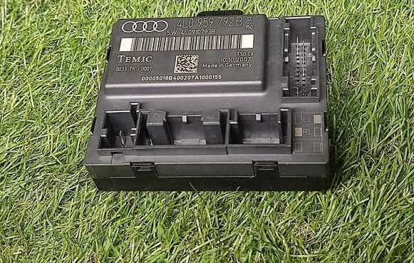 Audi Q7 4L Door control unit/module 4L0959792B 4L0910793B
