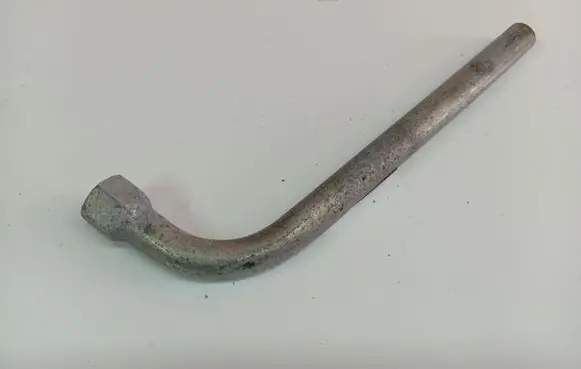 Opel Insignia A Wheel nut wrench