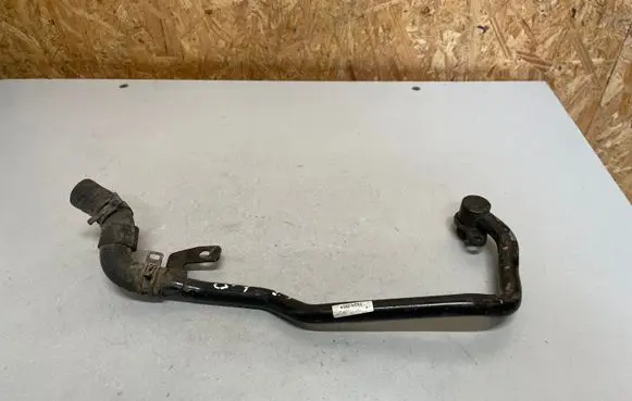 Volkswagen PASSAT B8 Engine coolant pipe/hose 04L121065AJ