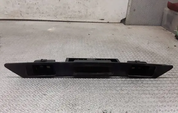 Audi A6 S6 C6 4F Trunk door license plate light bar 8P4827574