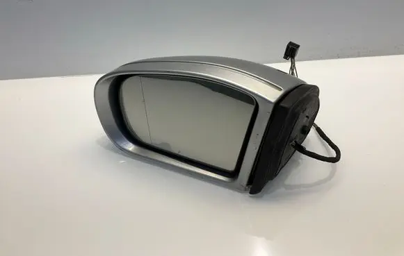 Mercedes-Benz C W203 Front door electric wing mirror
