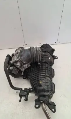 Toyota Auris E180 Intake manifold 1105869S01