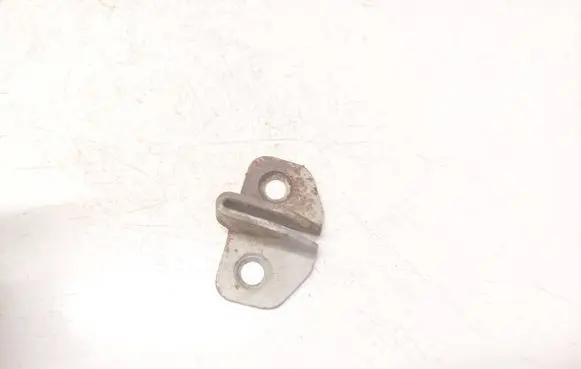 Toyota RAV 4 (XA30) Rear door lock loop/hook striker 