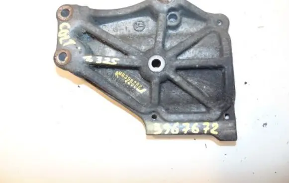 Mitsubishi Colt A/C compressor mount bracket MR398282