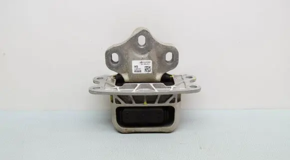 Engine mount bracket