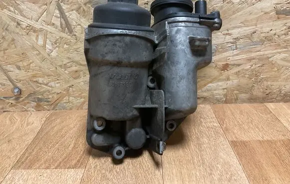 Volvo V70 Oil filter mounting bracket 30677920