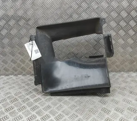 Porsche Taycan 9J1 Intercooler air guide/duct channel 9J1121334A
