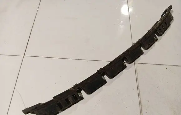 Front bumper mounting bracket