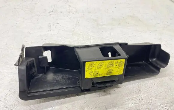 Audi A6 S6 C6 4F Tool box 4F0011215B