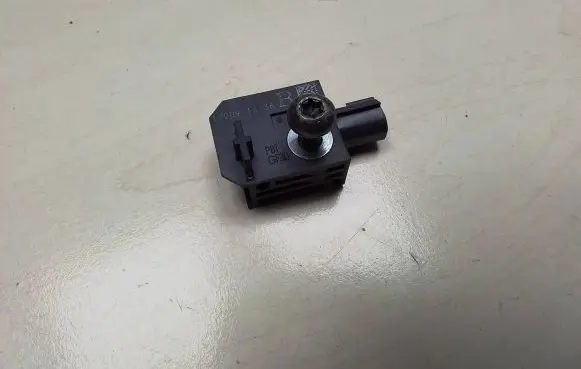 Chevrolet Cruze Airbag deployment crash/impact sensor 13502577 11FE9F27A