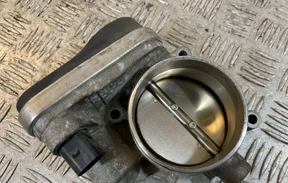 BMW 5 E60 E61 Throttle valve 7516946 K131104 408238420001