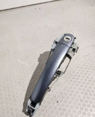 Skoda Octavia Mk2 (1Z) Front door exterior handle 100837885B 9153