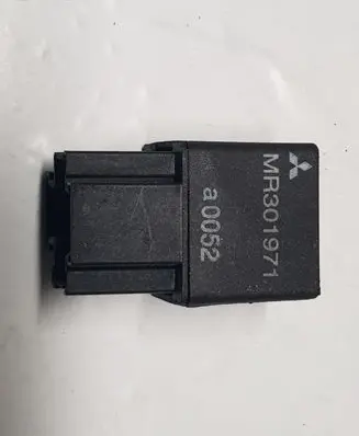 Mitsubishi Colt Other relay MR301971
