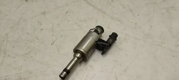 Skoda Octavia Mk3 (5E) Fuel injector 04e906036t