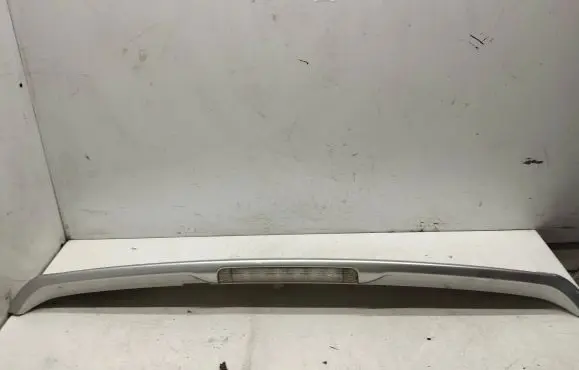 Tailgate/trunk spoiler