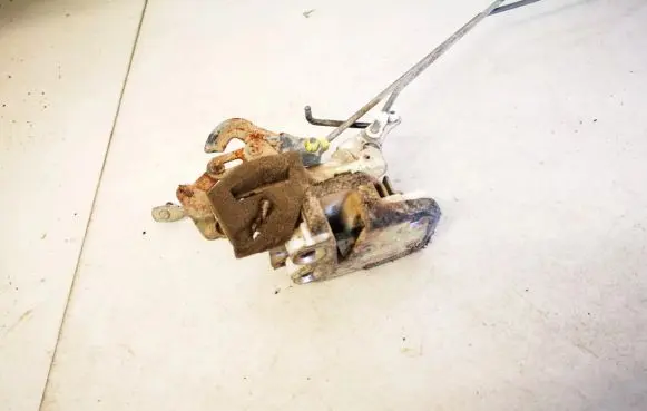 Hyundai Lantra I Rear door lock