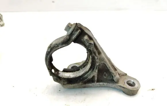 Renault Laguna III Driveshaft support bearing bracket 8200833647